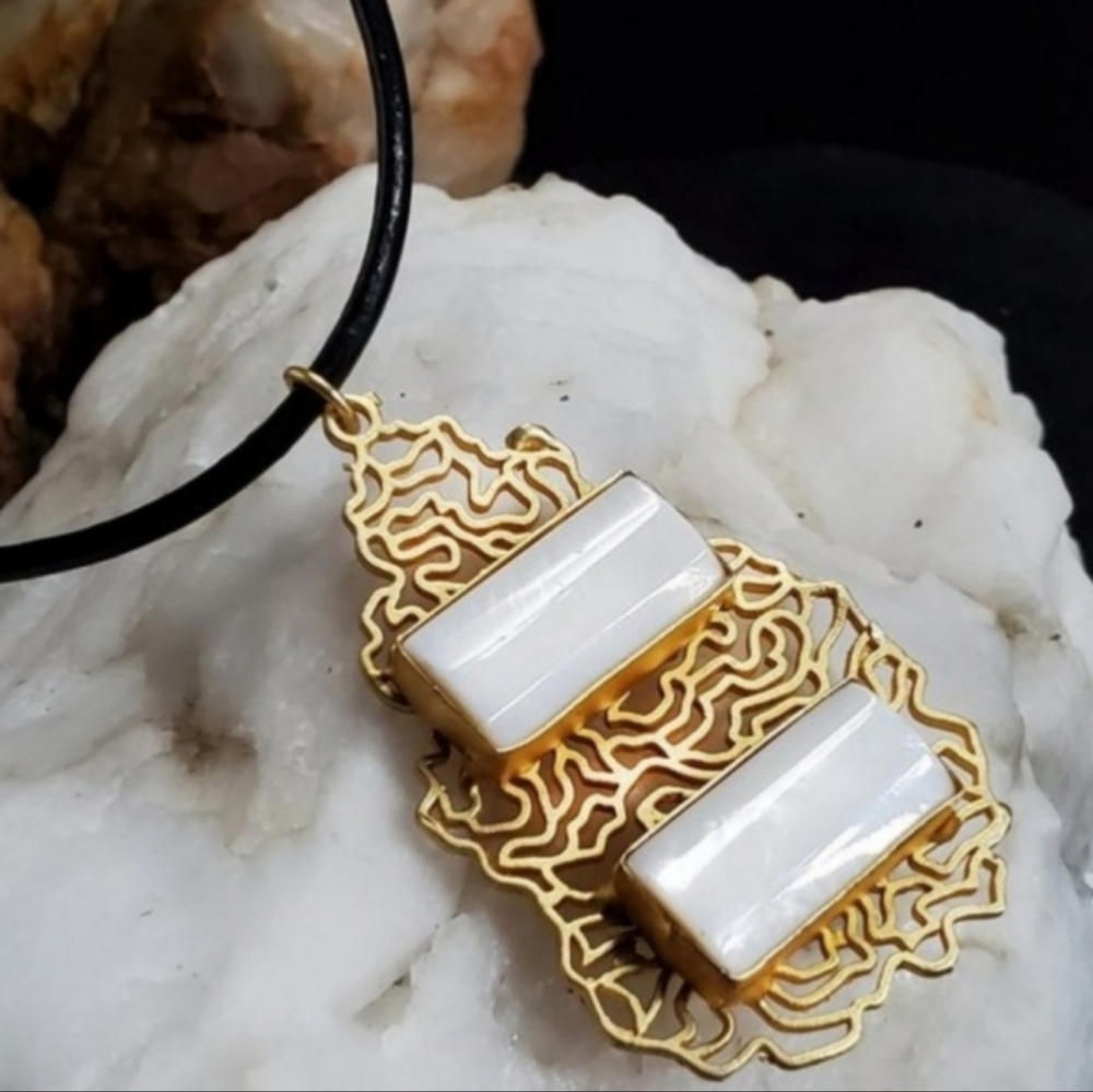 Genuine Leather Mother of Pearl NECKLACE Rhodium/Gold plated Pendant